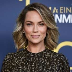 Layered Hair with Volume at the Crown