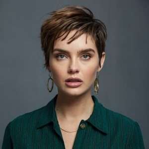 disconnected pixie cut for women